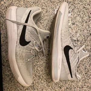 Nike Luranlon
